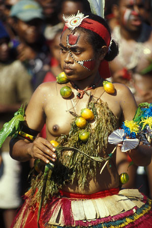 "Traditional dancer from the Trobriand islands" (https://www.flickr.com/photos/pnglife/13171658)